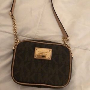 Michael kors crossbody purse